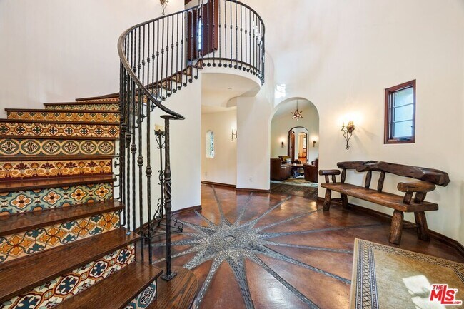 Foto del edificio - 12205 Viewcrest Rd