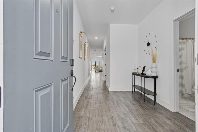 Building Photo - 905 Gray Fox Lp