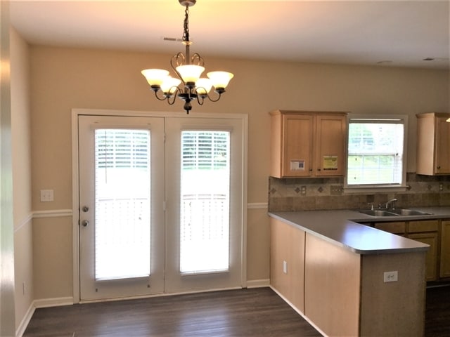 Building Photo - 126 Poplar Woods Drive