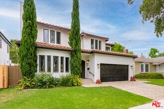 Building Photo - 2627 Castle Heights Pl