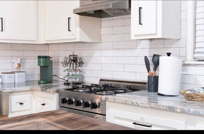 Foto del edificio - 2951 Iola St