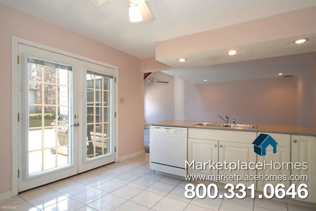 Building Photo - 2 br, 2 bath  - 1500 W Esplanade Ave Apt 3B