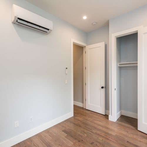 Building Photo - 364 Palmetto St