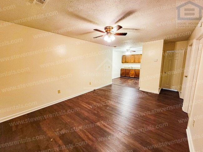 Building Photo - 62 Bybee Woods Dr