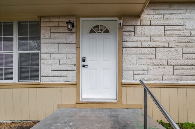 Foto del edificio - 1221 Parkway Dr