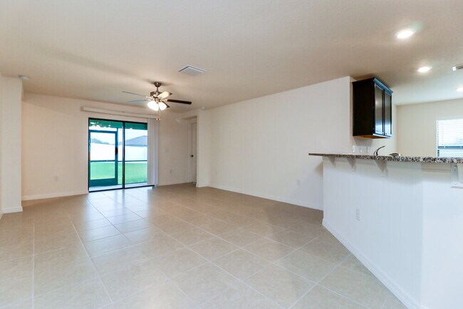 Foto del edificio - 4176 High Ridge Ave