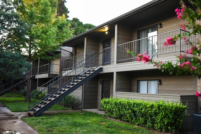 Building Exterior - The Fountains Apartments