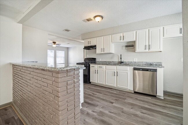 Foto del edificio - 6714 Goforth St