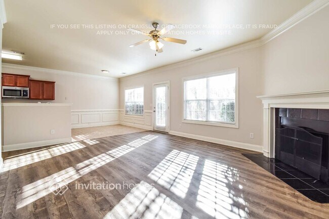 Building Photo - 2096 Barberry Dr