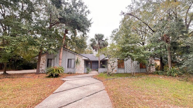 Foto del edificio - Available NOW! Wonderful, SPACIOUS 4 Bedro...