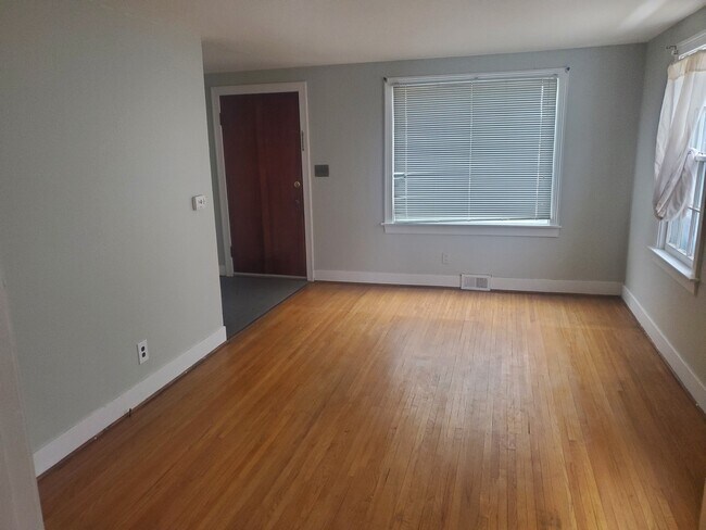 Living Room (1) - 42 Onondaga Ave