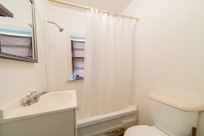 Building Photo - 39-43 Coral