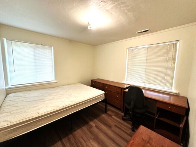 Photo - Lewis & Clark Law Students ONLY Apartment
