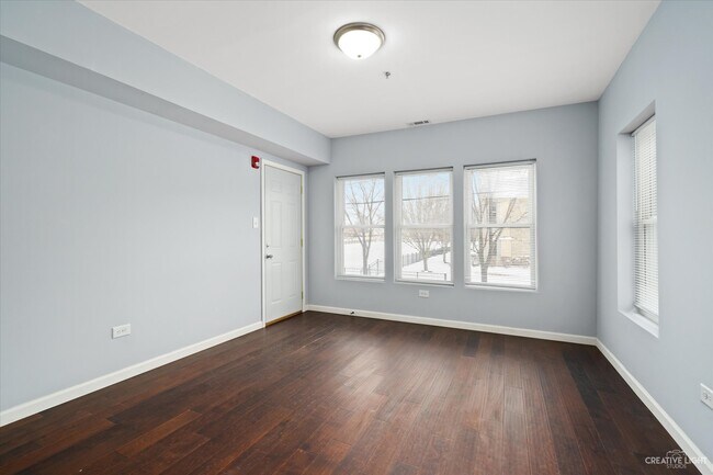 Foto del edificio - 155 N Eastern Ave