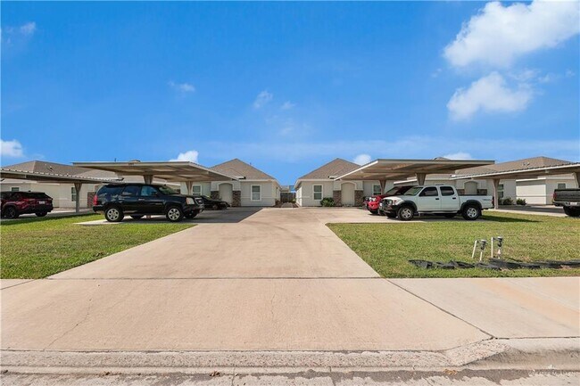 Building Photo - 14 N Winona Dr