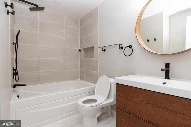 Foto del edificio - 13205 Black Walnut Ct