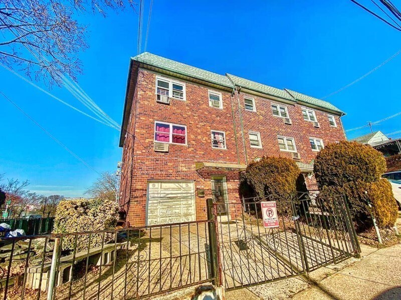Primary Photo - Rental Home, Apt In House - Flushing, NY