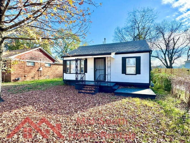 Building Photo - 2071 Hubert Ave