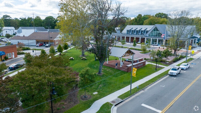 Beautiful town square building and park in downtown Ashland
