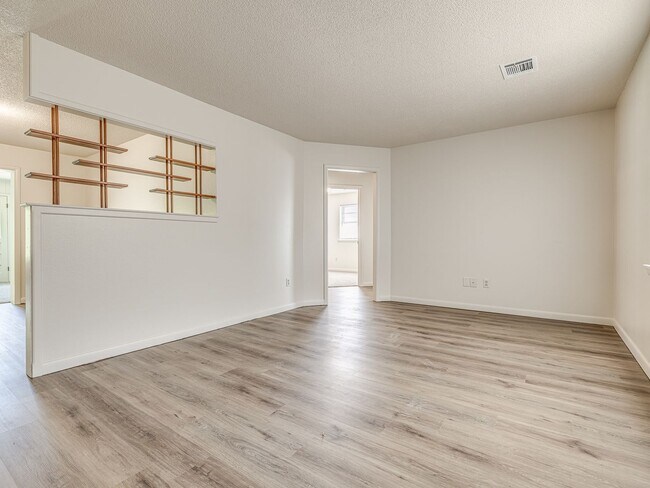 Building Photo - Fully Remodeled home in the heart of Edmon...