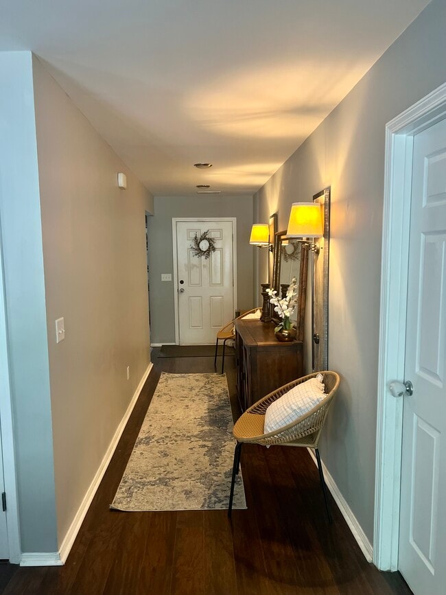 Entry - 2002 Claybourne Ct
