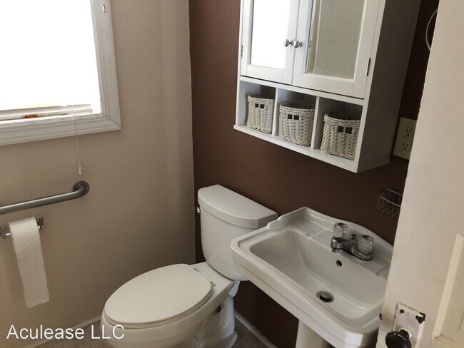 Foto del edificio - 3 br, 1 bath House - 225 W. Thorton