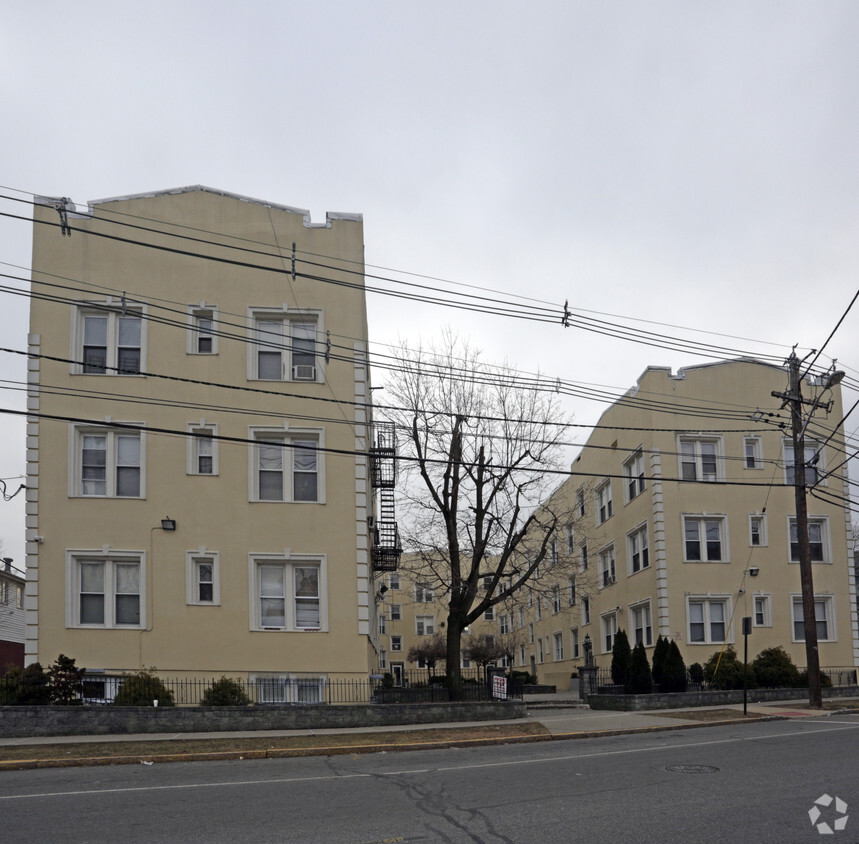 Foto del edificio - Montclair Tower  Apartments