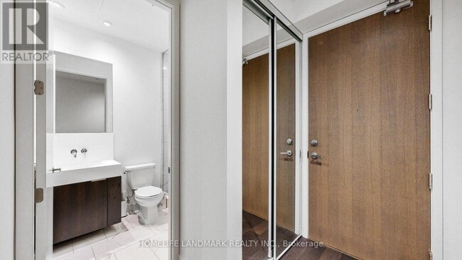 Building Photo - 15 Lower Jarvis St