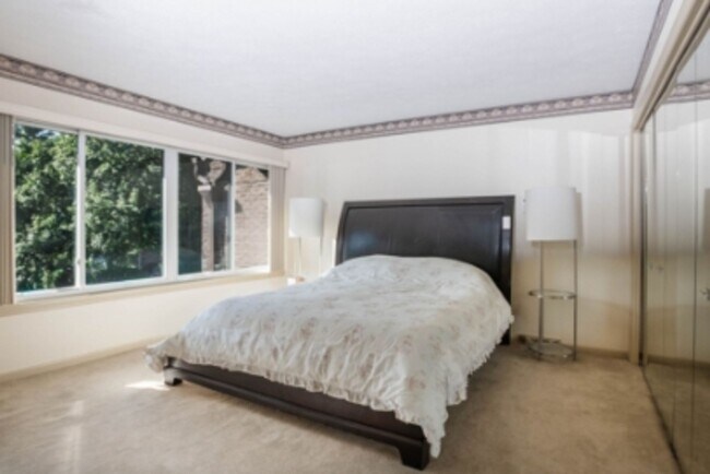 Foto del edificio - 804 Fairways Dr