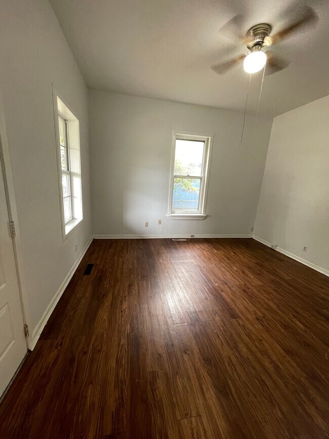 Foto del edificio - Very Cute 2 bedroom 1 bath house North Spr...