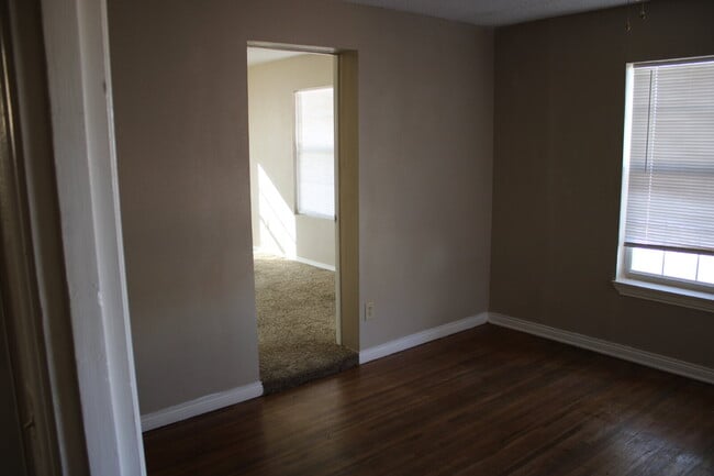 Foto del edificio - Updated 3 bedroom 1 Bathroom