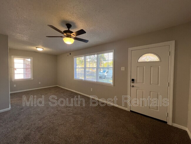 Foto del edificio - 4733 Hodge Rd