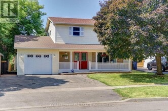 Building Photo - 5 Pennywood Rd