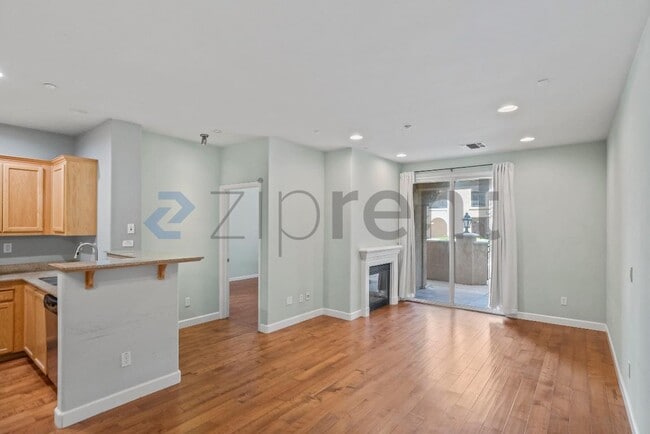 Building Photo - Unit 125