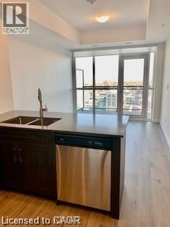 Building Photo - 60 Charles St W