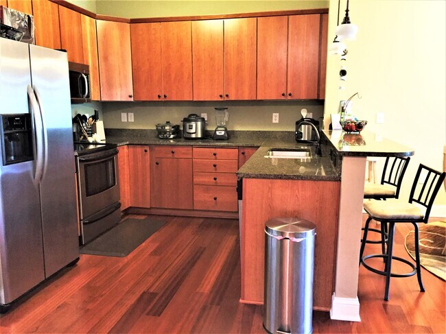 Kitchen - 3251 Louisiana Ave S