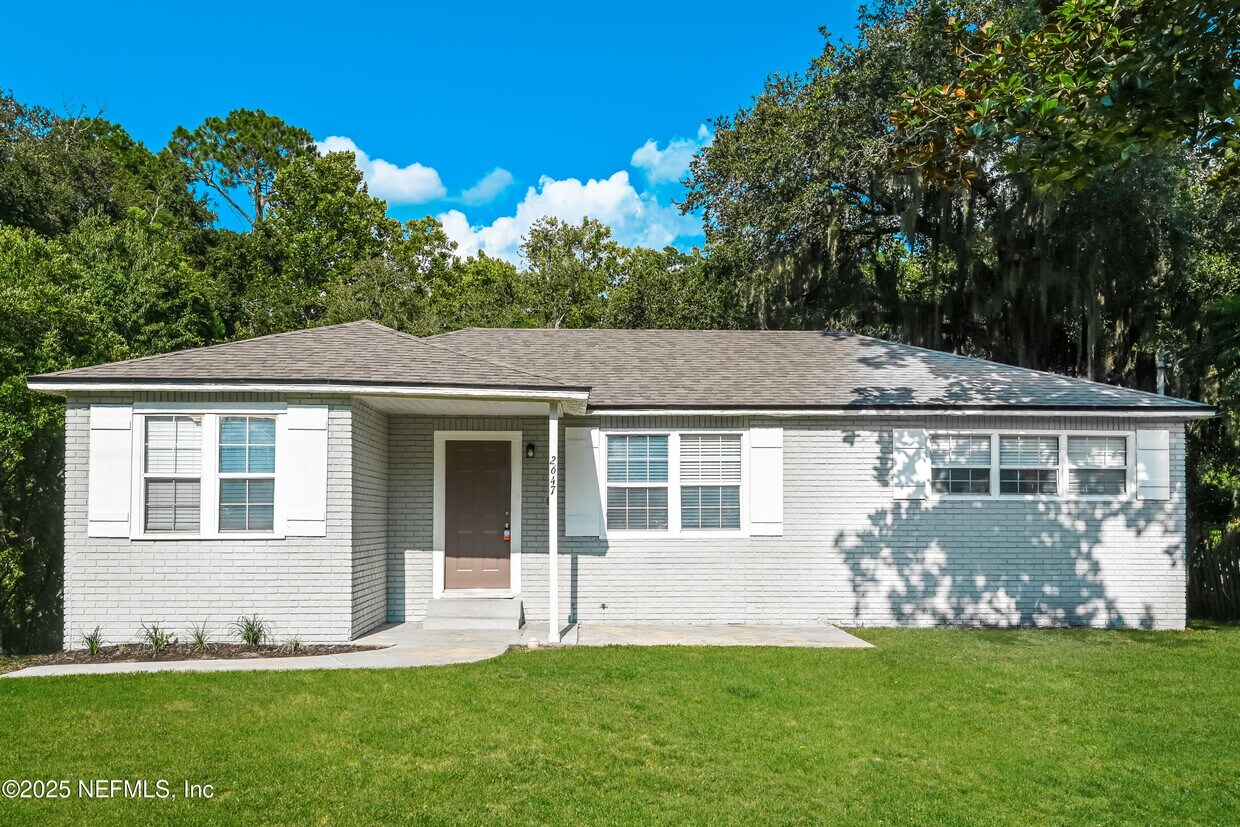 Foto principal - 2647 Barrett Rd