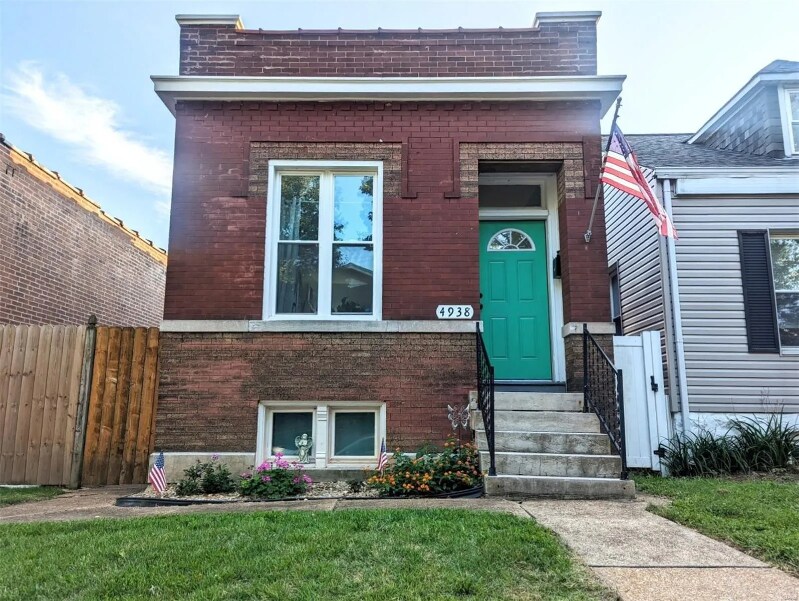 Primary Photo - 4938 Quincy St