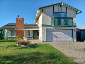 Building Photo - 8153 Merion Dr