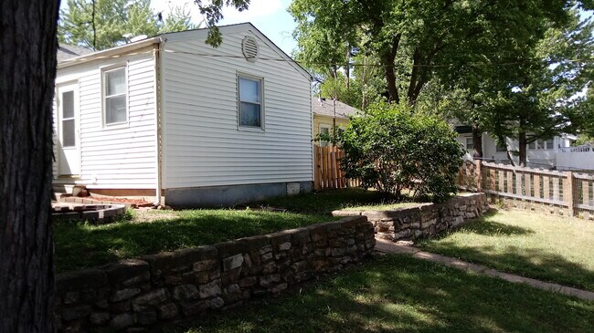 Building Photo - Great value on this lovely home!
