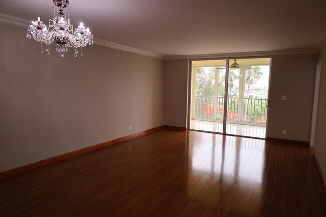 Foto del edificio - 14623 Bonaire Blvd