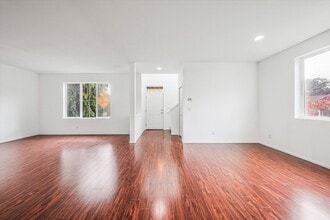 Building Photo - 2028 E Harper St