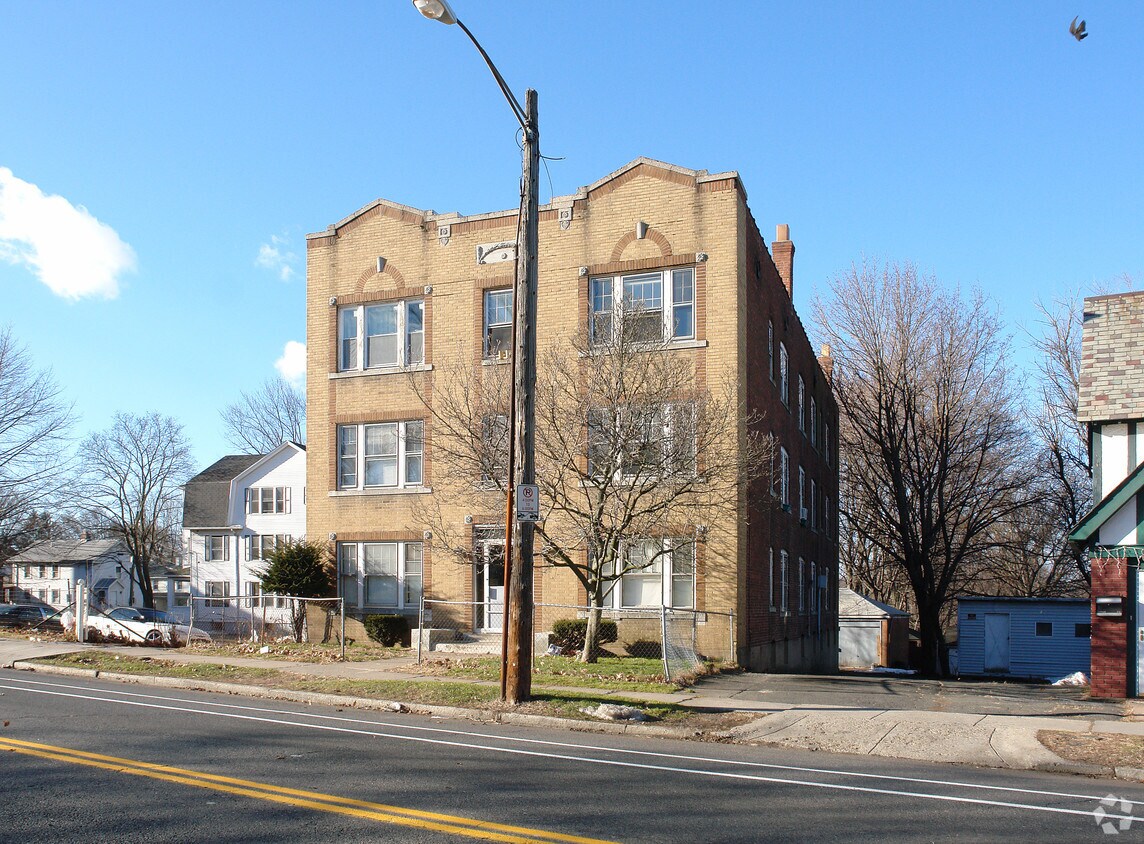 147149 Zion St, Hartford, CT 06106 Apartments in Hartford, CT