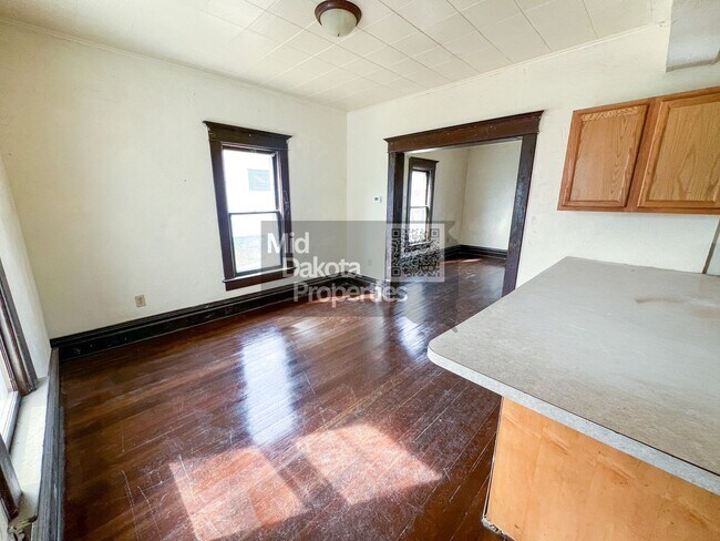 Foto del edificio - 401 W 11th-3 Bedroom House