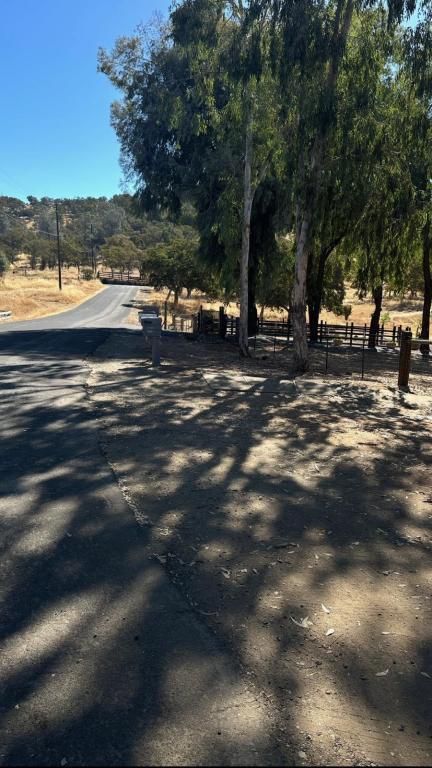 Foto del edificio - 13600 Pino Ct