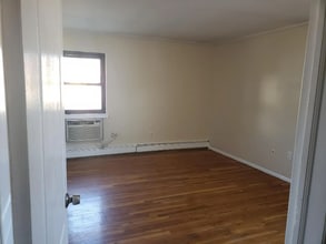 Building Photo - 401 US-22