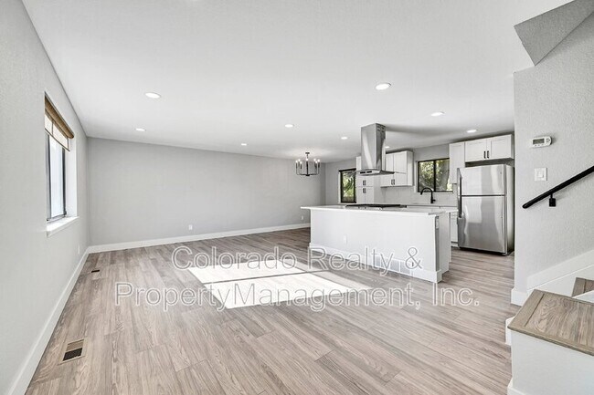Building Photo - 13795 W 68th Dr