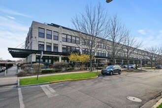 Building Photo - 1001 W 15th St