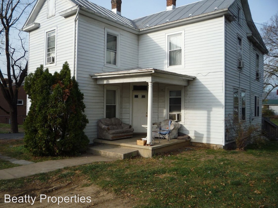 Primary Photo - 5 br, 2 bath House - 12 South Ave.