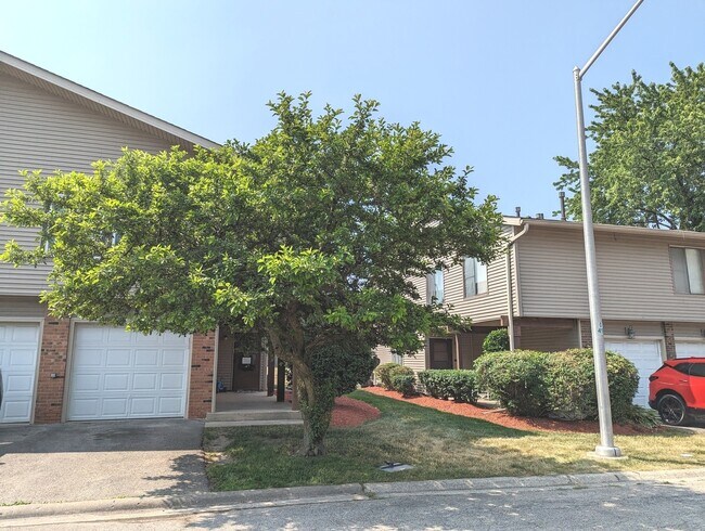 Foto del edificio - 15 Marywood Ln